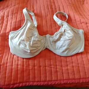 Lilyette Cream underwire bra. 38D